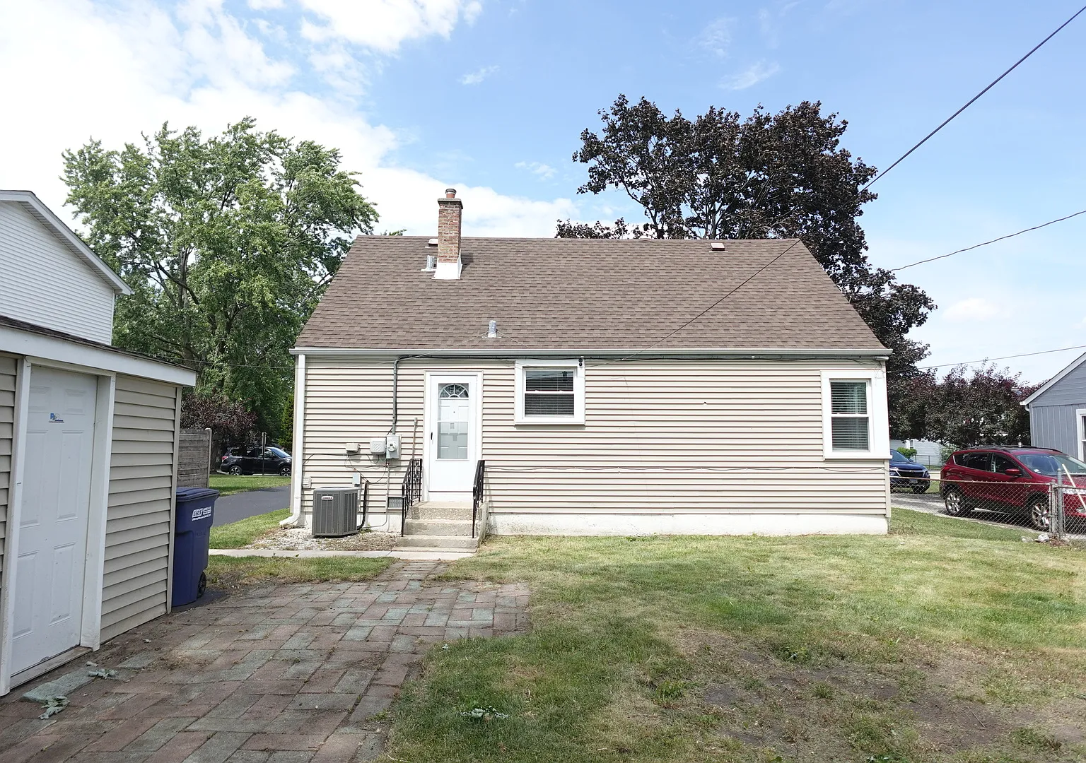 3 bed, 1306 sqft, $2,695 — Photo 4