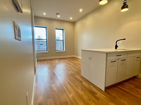 Rented by Doorway NYC, LLC | media 1