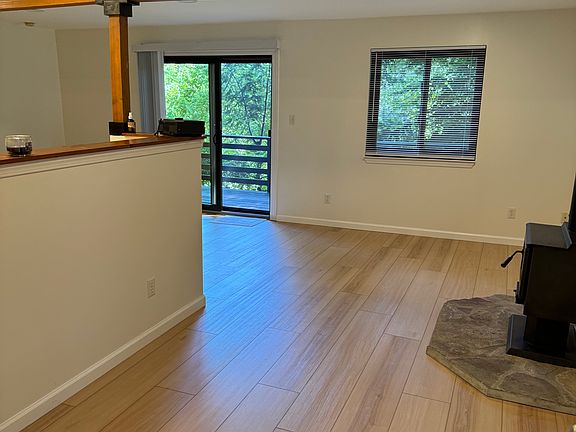 4th image of 17280 Summit Ave #B