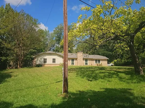 100 Hollywood Dr, Arp, TX 75750