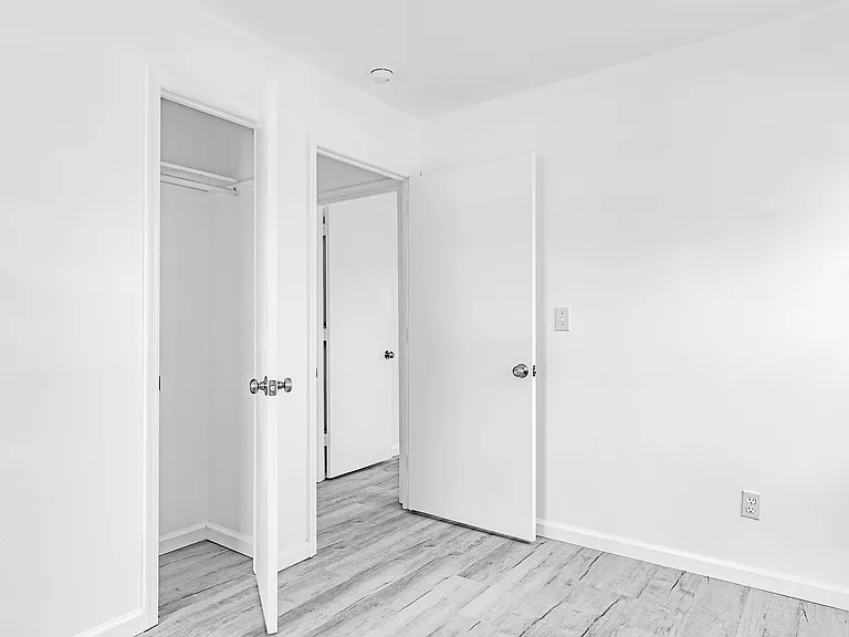 1411 E Congress St — Photo 16