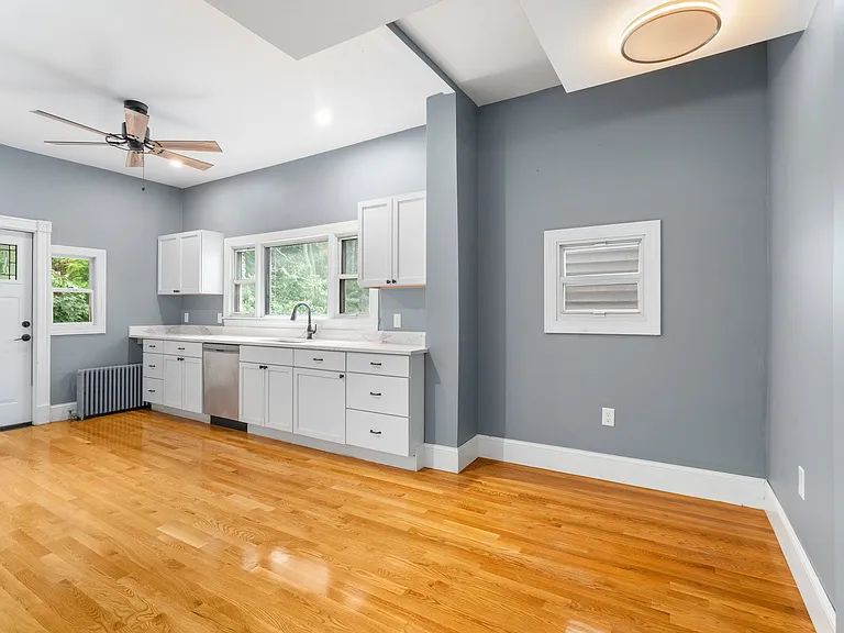 111 Falcon St #3 — Photo 4