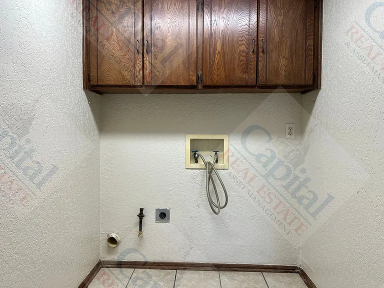 6717 W Britton Rd — Photo 36