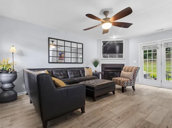 3825 Poplar Valley Ln, Winston Salem, NC 27127