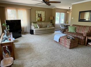 180 Cedar Ln, Petersburg, IL 62675