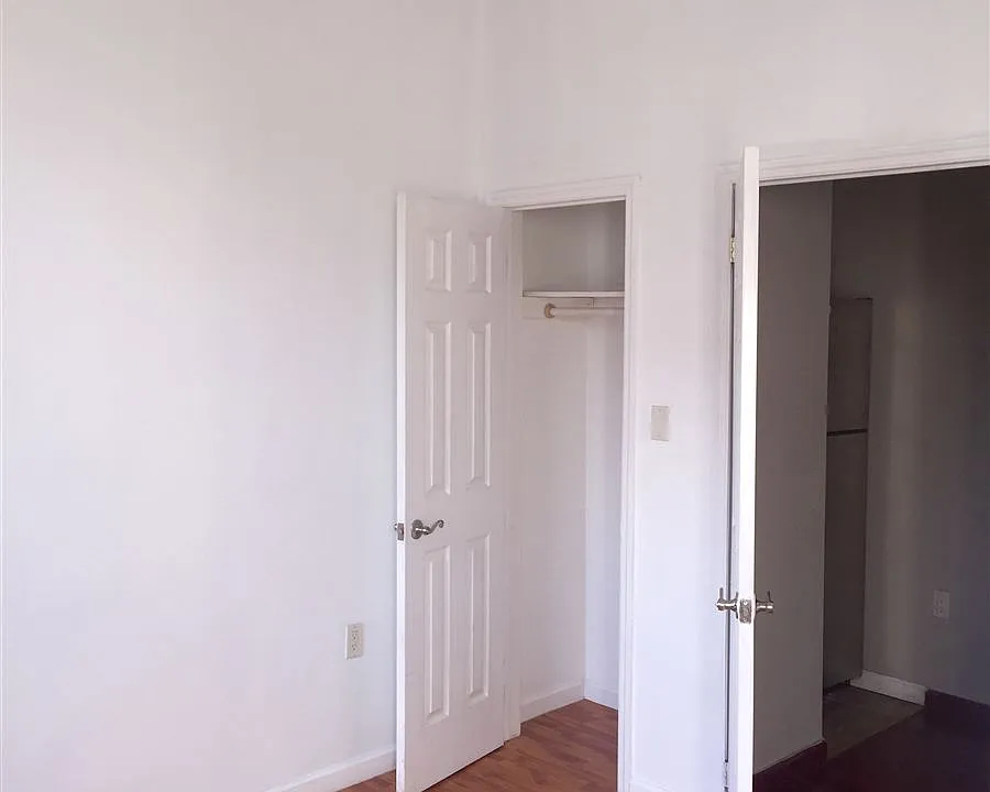 926