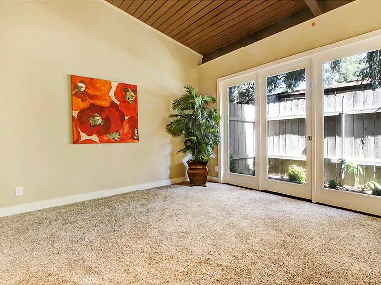 10446 Alta Loma Dr — Photo 8