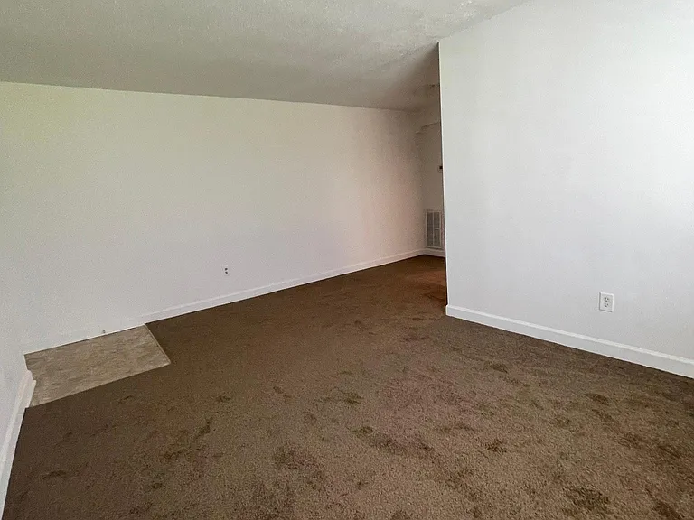 742 Brandywine St SE #B1 — Photo 3