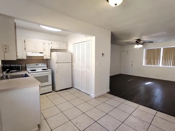 2826 Van Buren St APT 20, Hollywood, FL 33020