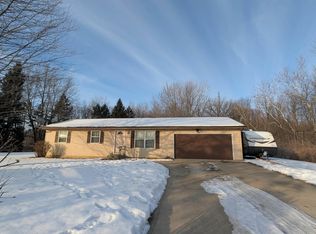 305 N Meadow Ln, Kendallville, IN 46755