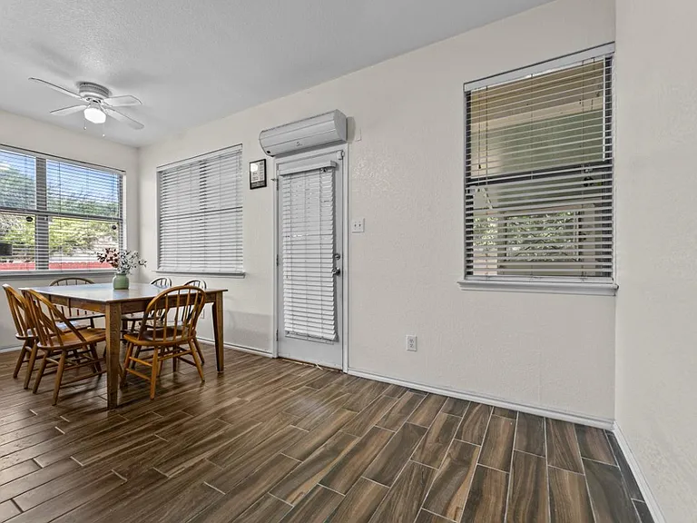 8101 Southern Pine Way — Photo 9
