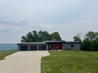 30 River Ridge Pl, Guttenberg, IA 52052