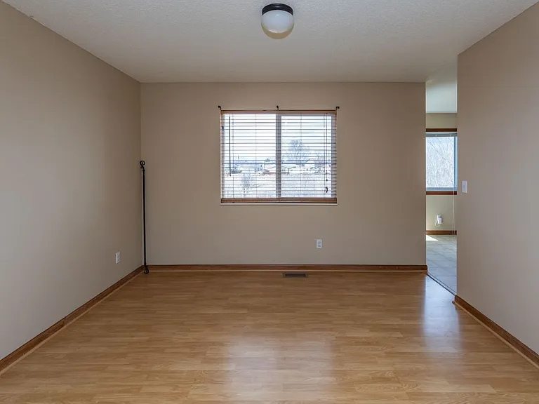 1130 Pond Side Dr — Photo 7