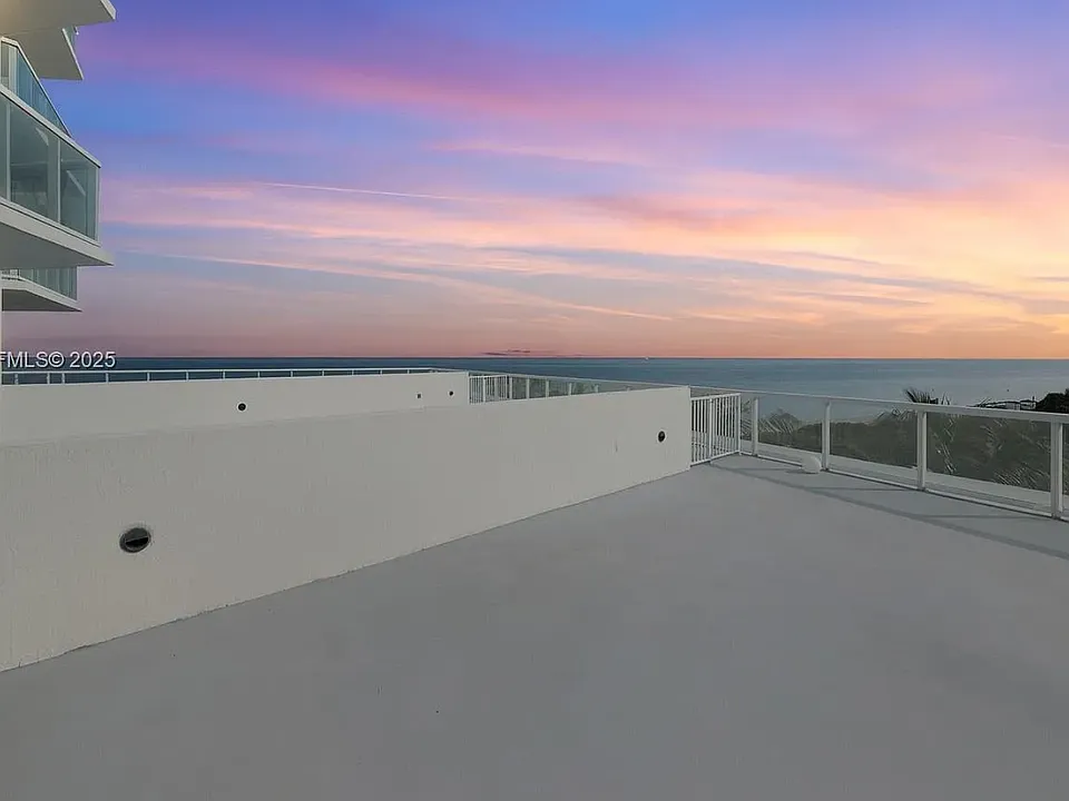 6515 Collins Ave #605