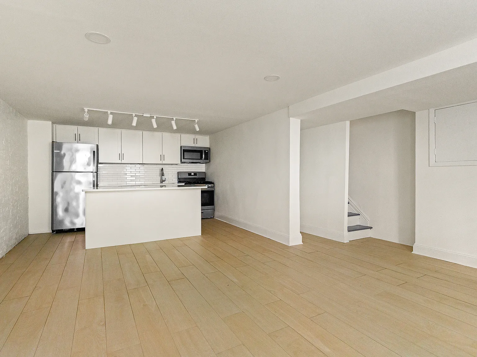 639 Henry Street — Photo 4