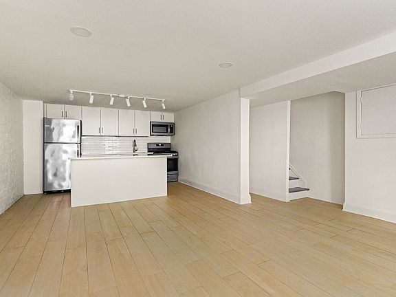 3rd image of 639 Henry St #1