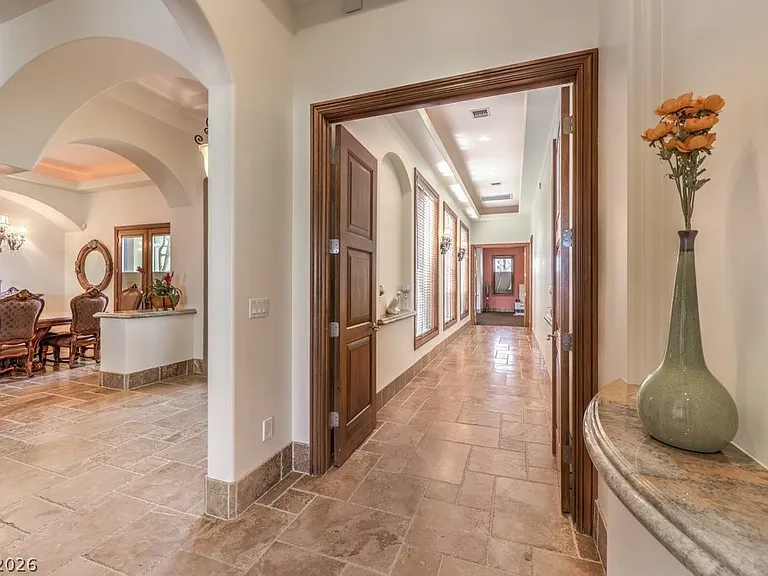 2780 El Camino Rd — Photo 39