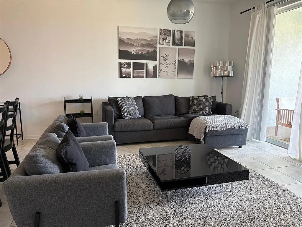 3 bed, 2.0 bath, 1787 sqft, $2,600 — Photo 3