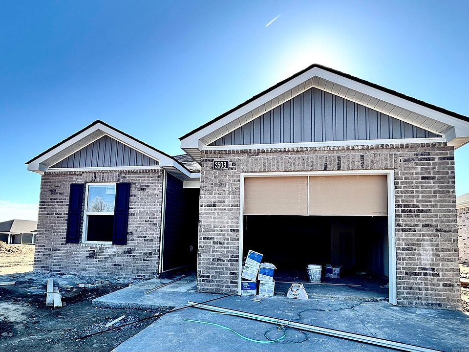 1st image of 3508 Hawthorn Way