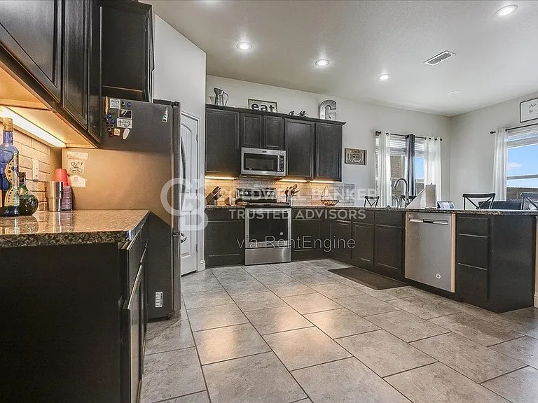 13612 Waco Ave — Photo 6