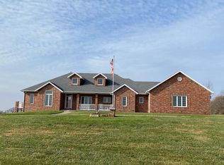 951 Sand Springs Rd, Marshfield, MO 65706
