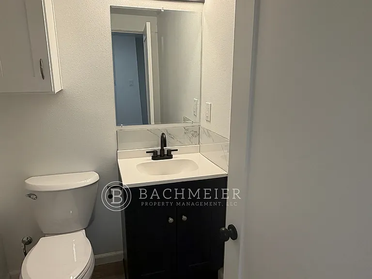 327 SW 2nd St — Photo 25