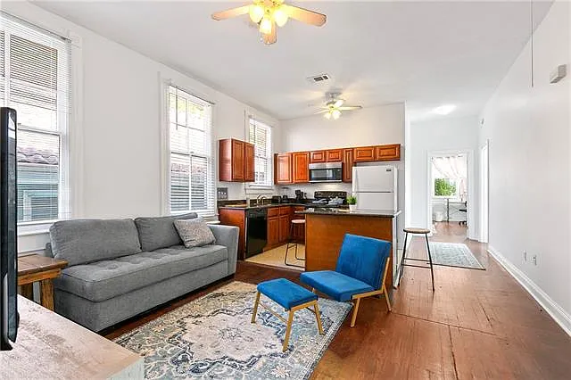 3 bed, 2.0 bath, 1600 sqft, $2,150 — Photo 3