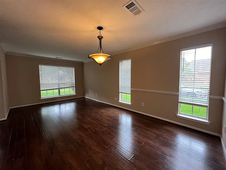 4903 Lochman Ln — Photo 4