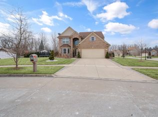 11889 Lakepointe Dr, Taylor, MI 48180