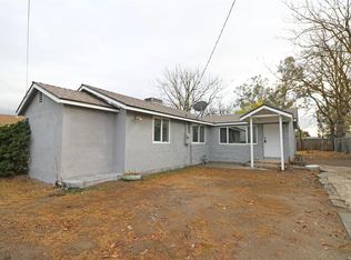 1219 E Court Ave, Pixley, CA 93256