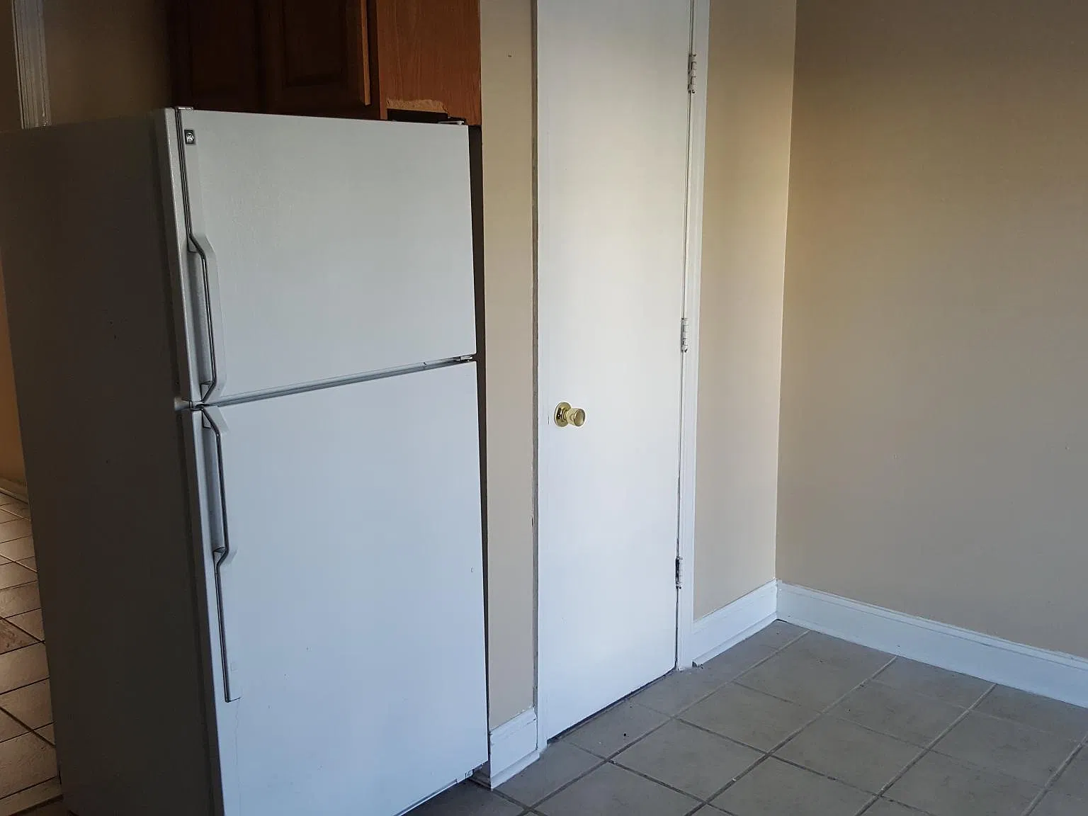 2 bed, 1.5 bath, 920 sqft, $1,375 — Photo 2