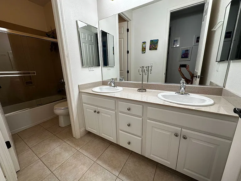 103 Secret Cv — Photo 16