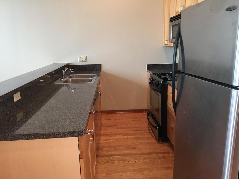 1st image of 2934 N Milwaukee Ave #7
