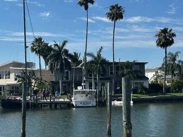 516 129th Ave E, Madeira Beach, FL 33708