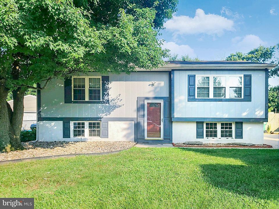 1st image of 121 S Tartan Dr