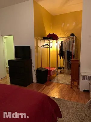 Rented by Mdrn Residential | media 13