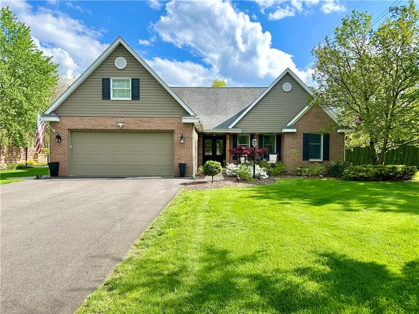 254 W Parkside Dr, New Castle, PA 16105
