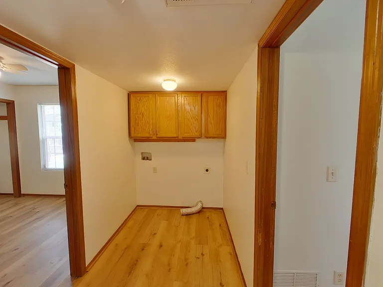 611 S Mount Carmel St — Photo 7