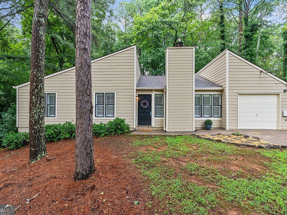 1st image of 302 Apple Valley Ct