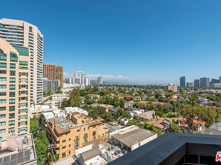 10550 Wilshire Blvd #1204 — Photo 31