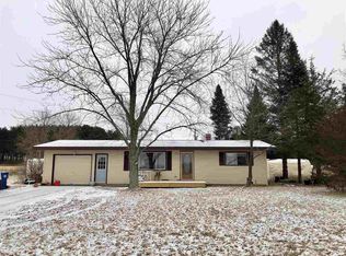 3915 Woodland Rd, Rosholt, WI 54473