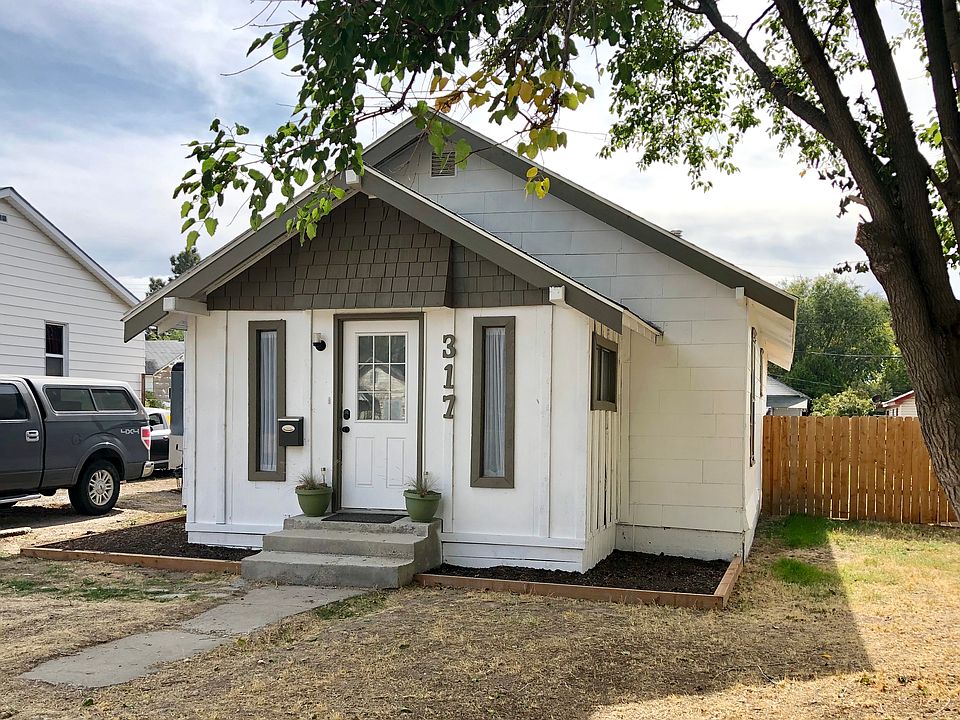 1st image of 317 13th Ave N