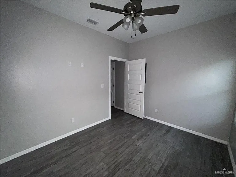 1905 Stauffer St #1 — Photo 10