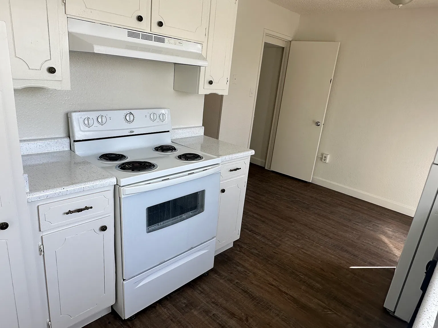 2 bed, 1.5 bath, 960 sqft, $1,545 — Photo 4