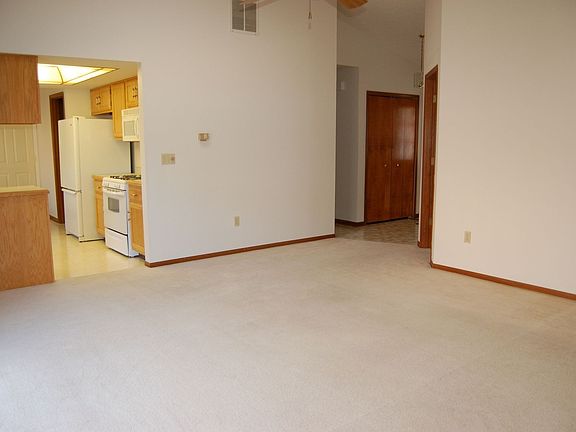 3rd image of 4066 Irvine Oval