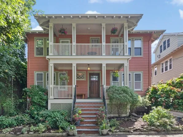 101 Stearns Rd #2, Brookline, MA 02446