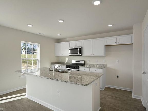 3rd image of 160 Neal Farm Dr