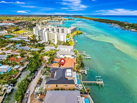 3rd image of 19696 Harbor Road N