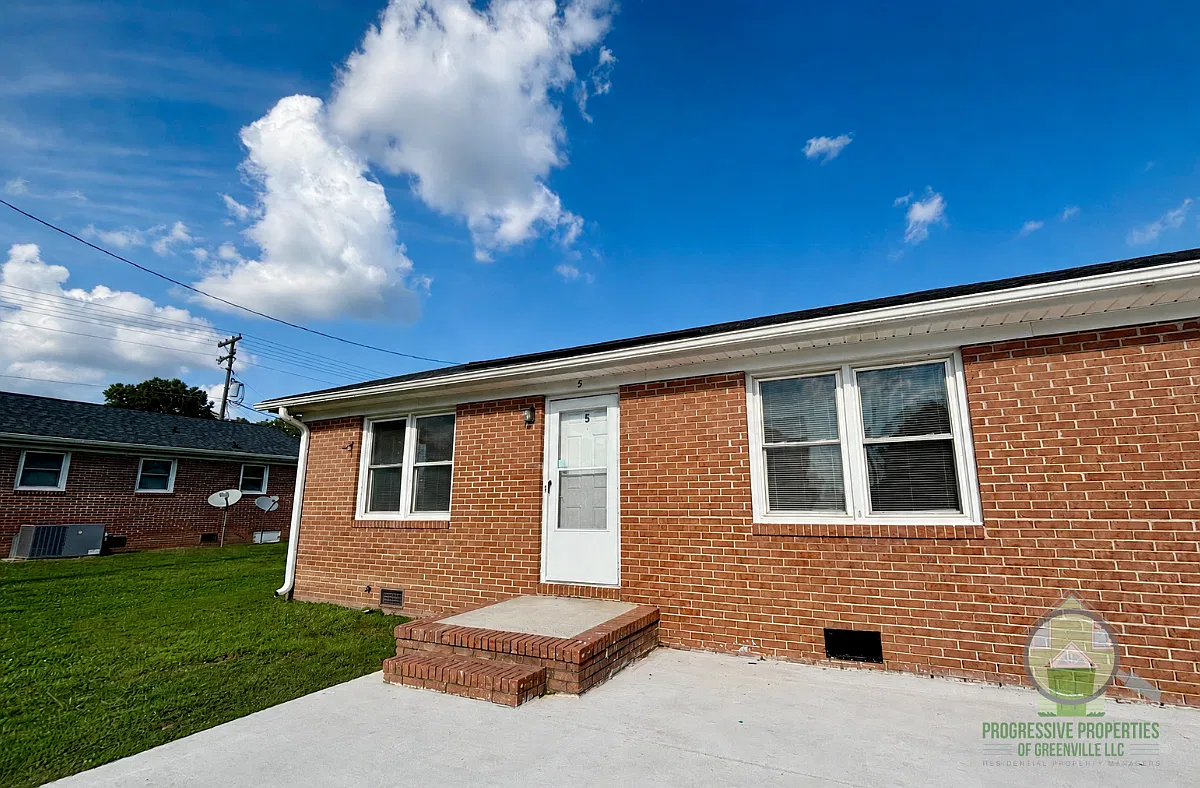 900 East Georgia Road - 5E — Photo 1
