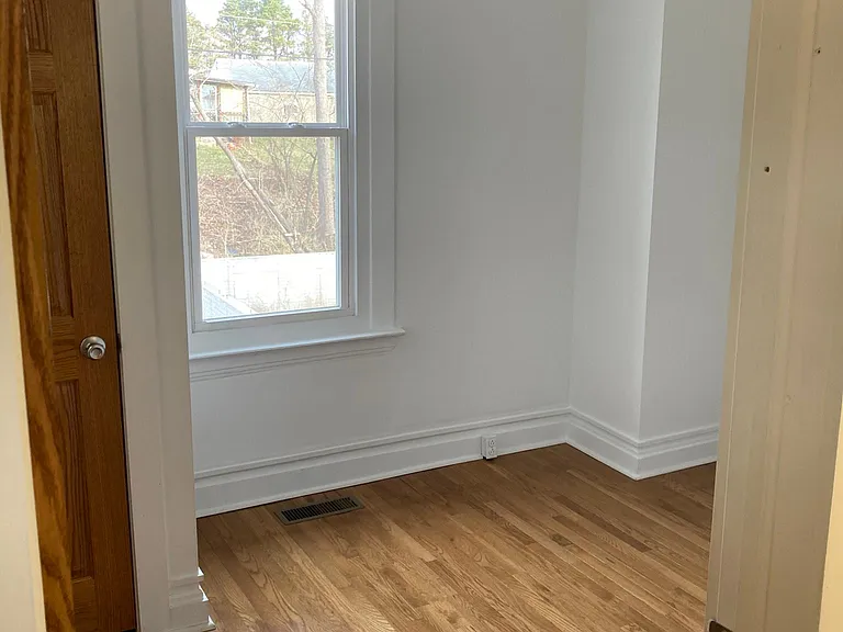 903 Pike St — Photo 10